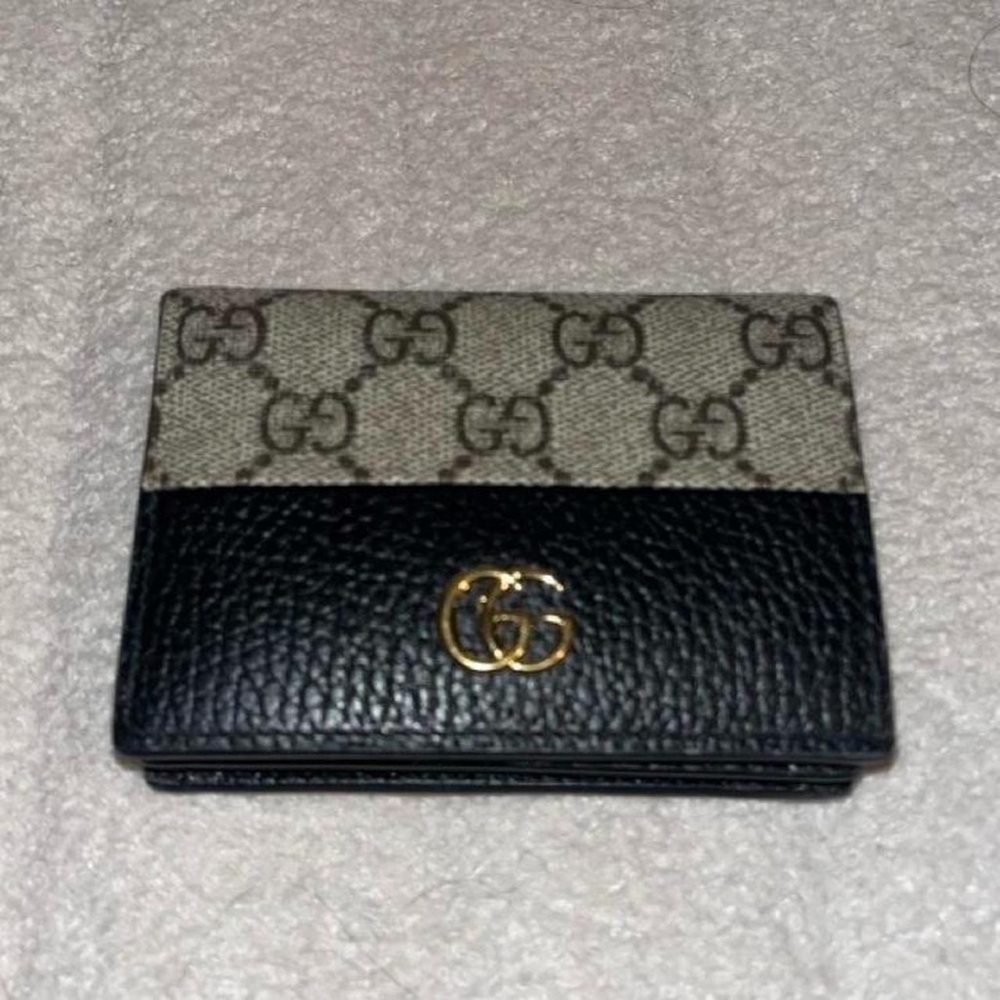 Gucci Black and Beige GG Marmont Card Case Wallet